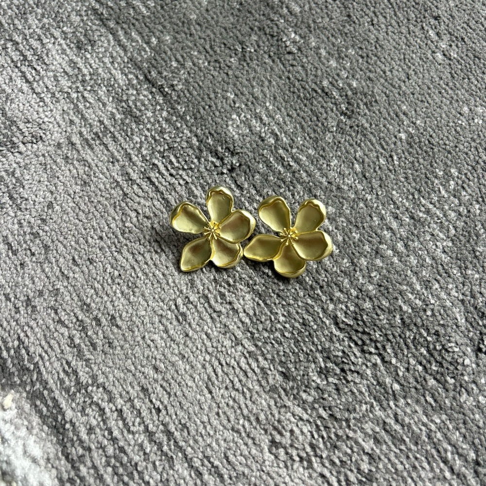 Gold Flower Stud Earrings